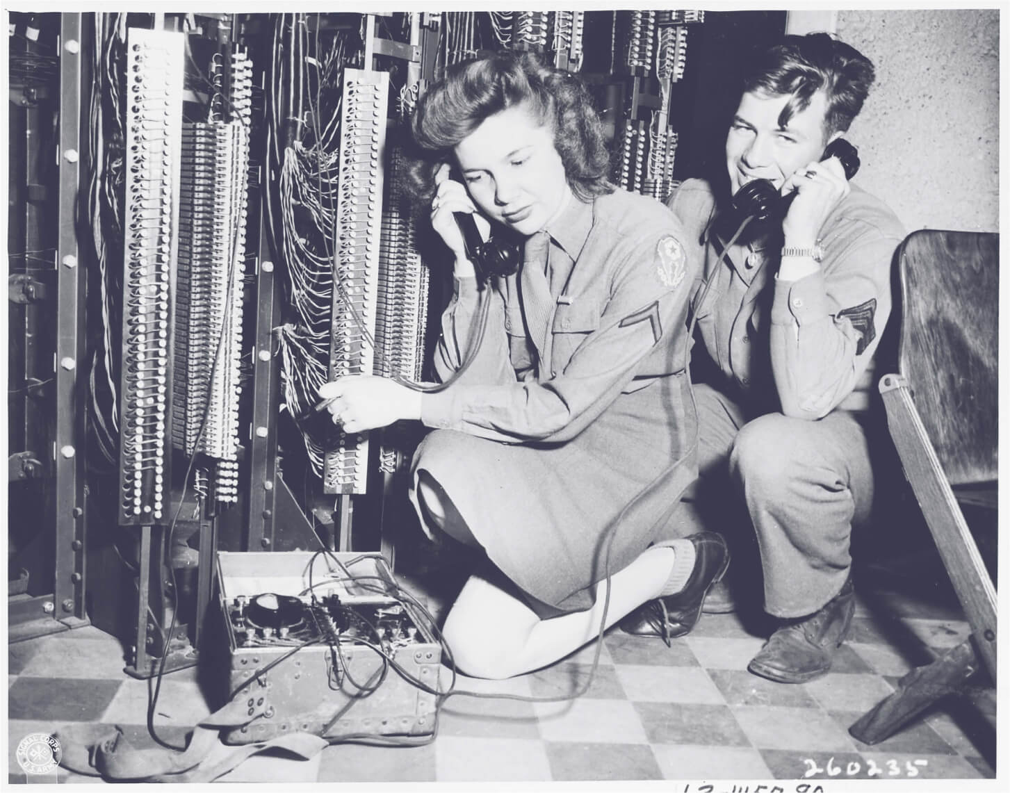 /uploads/EVERYDAY-engineering-switchboard-telephone-operators-slate_compressed.jpg